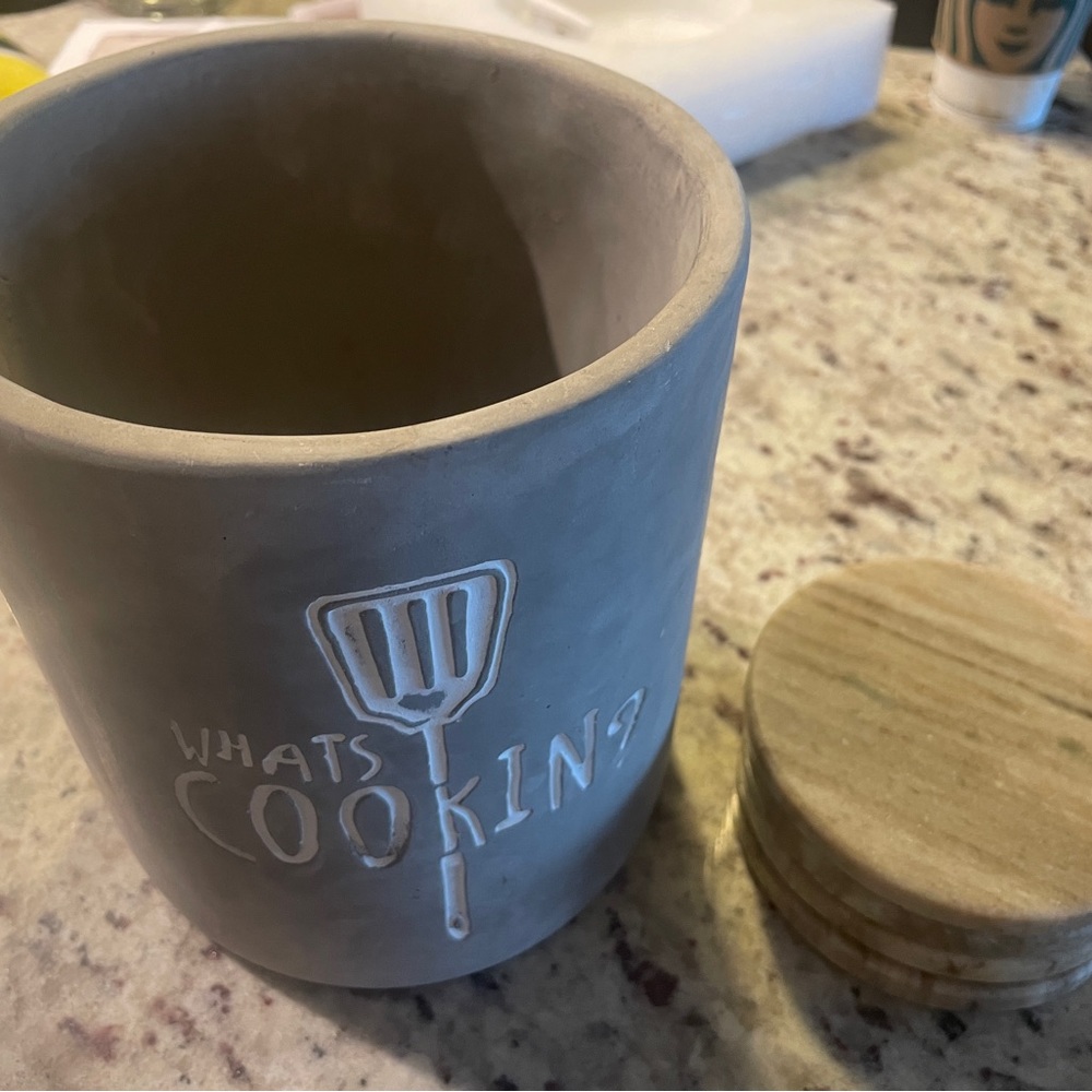 4 marble coasters and utensil holder (one year old)